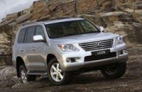 Возле Харьковской обладминистрации угнали Lexus
