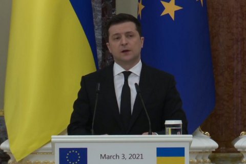 Зеленский заявил об "очень положительных результатах" борьбы с российской пропагандой