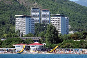 На территории санатория Минобороны в Крыму построили кафе