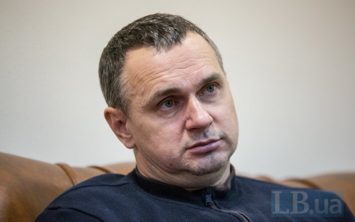 Олег Сенцов дістав поранення на фронті