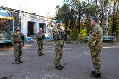 Порошенко посетил Широкино на передовой