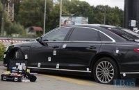 Обстріл автомобіля Шефіра кваліфікували як замах на вбивство (фоторепортаж)