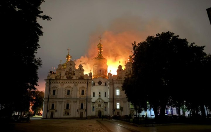 ПриватБанк виділив 2 млн гривень на відновлення постраждалої від ворожого обстрілу Києво-Печерської лаври