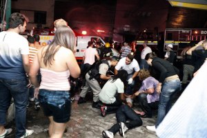 Собственник клуба, где сгорело 245 человек, пытался задушить себя шлангом