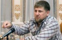 Кадыров подарил Януковичу кинжал и папаху