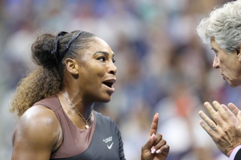Серена Уильямс оштрафована за хамское поведение в финале US Open
