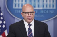 Советник Трампа назвал Россию и Китай "угрозами" свободе США