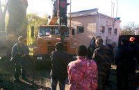 В Киеве местные жители защищают парк со старинным дубами от застройщиков