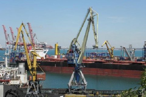 У США порт припинив роботу через понад тисячу вантажників, які покинули місце праці