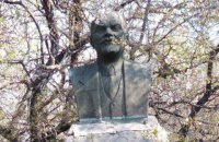 Во дворе бывшего партийца на Полтавщине нашли памятник Ленину
