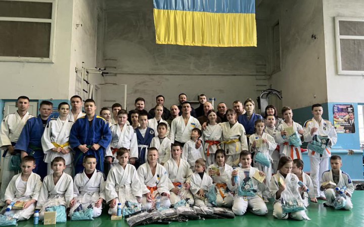 Бубка і Зантарая продовжують допомагати українцям
