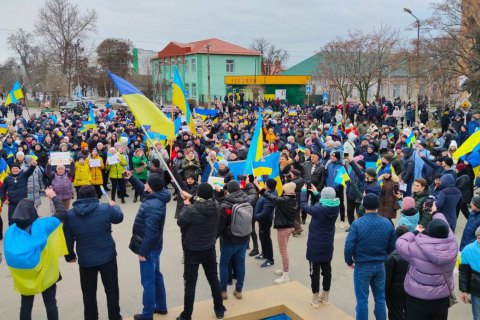 В оккупированном Геническе люди митингуют против оккупантов