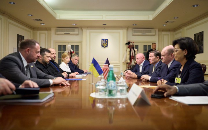 Зеленський обговорив із двопартійною делегацією Конгресу США допомогу зброєю для України та санкції проти РФ