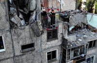 У Миколаєві ворог обстріляв будинок у спальному районі