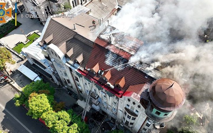 В Одесі спалахнула пожежа в житловому будинку