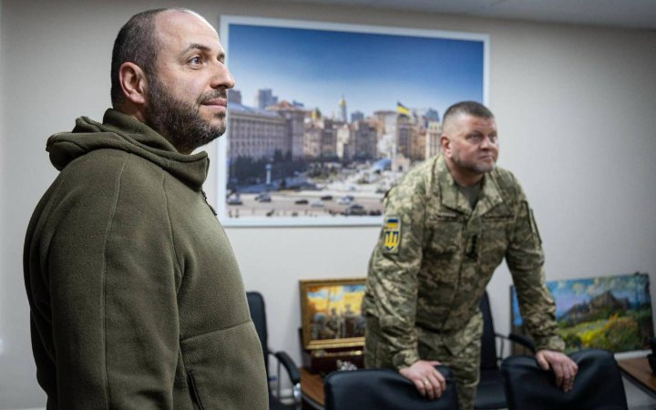Умєров і Залужний відвідали бійців на східному напрямку фронту