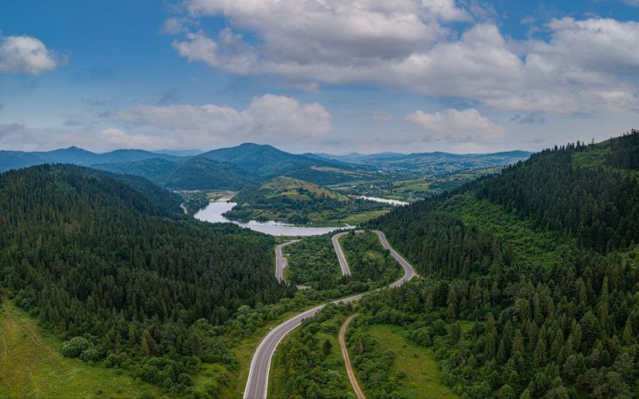 Укрзалізниця змінить розклад поїздів до Карпат через ремонт колії