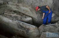 Археологи показали новые находки на Почтовой площади 