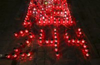 У Києві запалили лампадки в пам'ять про захисників Донецького аеропорту