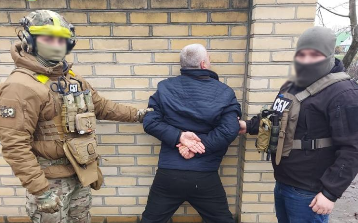 Трьох працівників Херсонського СІЗО підозрюють у держзраді