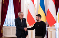 Австрія не може постачати зброю Україні, бо занедбала своє озброєння і має закріплений нейтральний статус, – президент