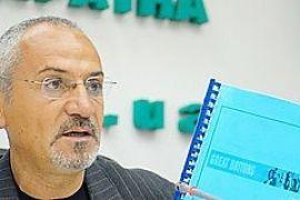 Савик Шустер застраховал свою студию