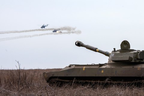 Около Песков оккупанты стреляли из танков и артустановок