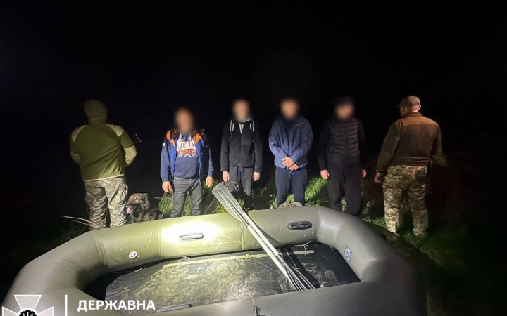 Четверо втікачів намагалися переплисти Тису на гумовому човні