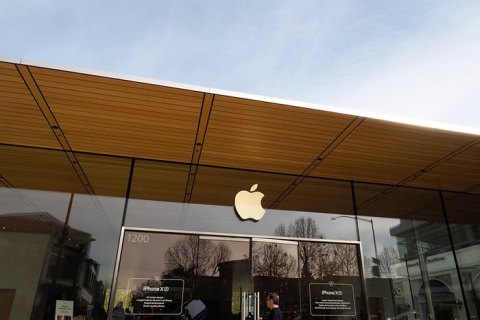 Apple звільнила понад 300 співробітників, найнятих для прослуховування Siri