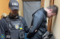 Затримали двох людей, яких підозрюють роботі на РФ та в репресіях під час окупації Херсона та Запорізької області