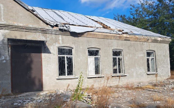 Окупанти обстріляли з важкої артилерії Нікопольщину: пошкоджена будівля гімназії та інфраструктурний об’єкт