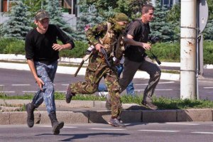 40 боевиков захватили школу в Донецке