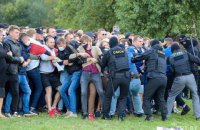 Марш протеста в Минске: силовики задержали более 400 человек (обновлено)