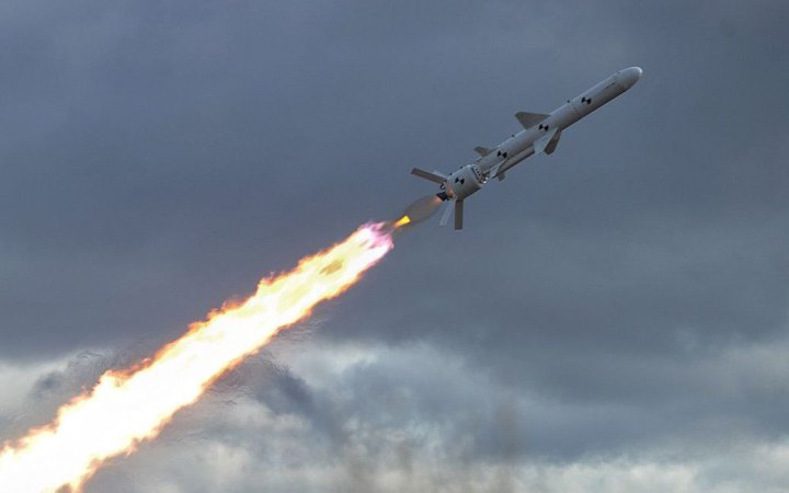 Вранці росіяни провели ракетну атаку, в Київській області спрацювала ППО