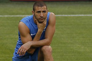 Бензема: "С Испанией так играть нельзя" 