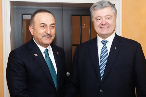 Порошенко поговорил по телефону с министром иностранных дел Турции