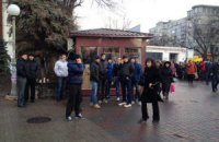 На "Арсенальной" собирают "титушек" для "митинга за Януковича"