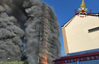 У Мілані згорів 15-поверховий житловий будинок