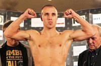 Макс Бурсак защитил свой чемпионский пояс