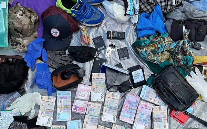 У Києві викрили валютних шахраїв, які ошукали чоловіка на майже 1 млн гривень