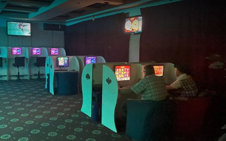 ​БЕБ і поліція "накрили" нелегальну мережу гральних закладів у Києві