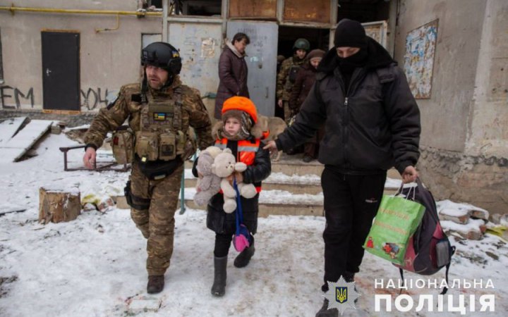 З початку обов’язкової евакуації з Херсонщини вивезли 573 дитини
