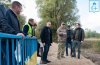 На Сумщині відновили міст, який зруйнували, щоб зупинити наступ росіян