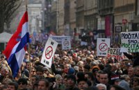 ​В Хорватии прошли многотысячные митинги против однополых браков