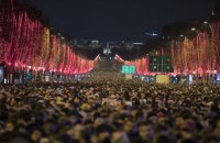 В Париже отменили традиционный новогодний фейерверк