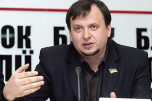 Уколов хочет видеть Тимошенко лидером оппозиции в парламенте