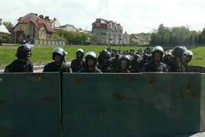 Во Львове улицы патрулирует "Беркут"