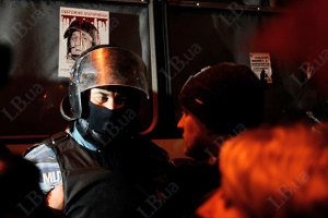 Суд обязал "Киевстар" и "МТС" раскрыть данные по звонкам и SMS, совершенным под Святошинским судом