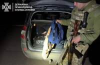 Прикордонники знайшли нелегала-втікача в багажнику автомобіля