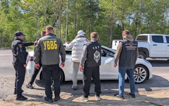 На Рівненщині прикордонники викрили канал незаконного переправлення осіб через кордон